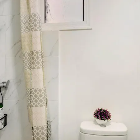 House * פונשל